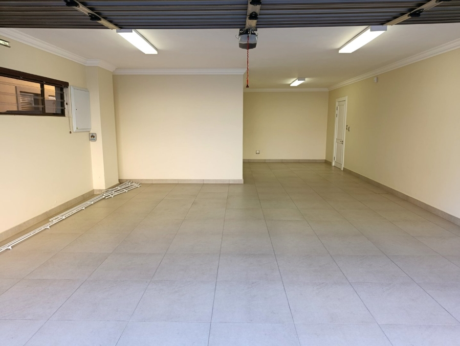5 Bedroom Property for Sale in Kiepersol Free State